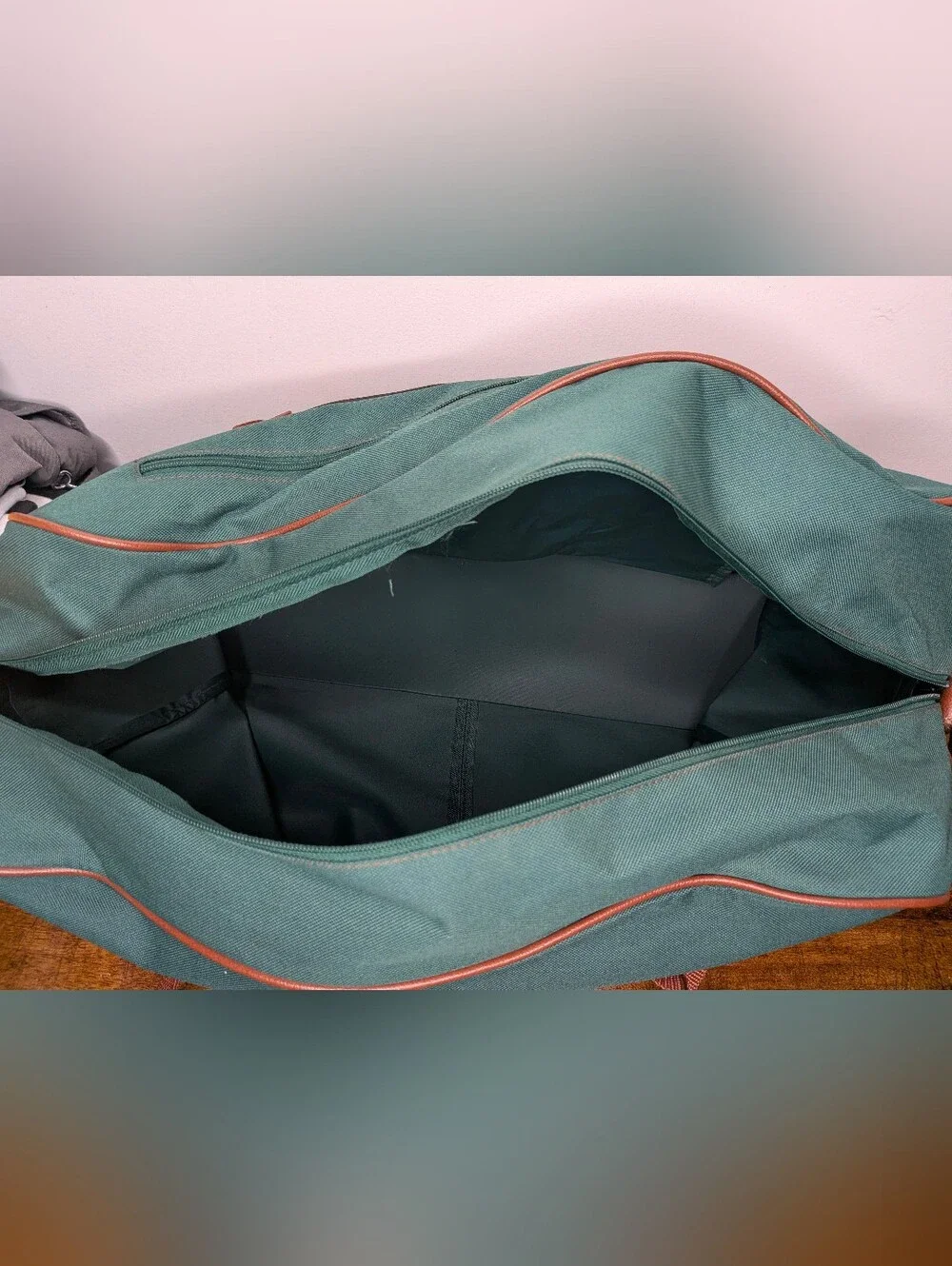 Polo Ralph Lauren Fragrances Duffle Bag Green Canvas Brown Leatherette Piping